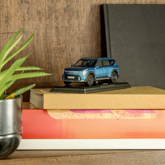 Zeige Details für Modellauto Kia EV9 Blue Bild von Modellauto Kia EV9 Blue